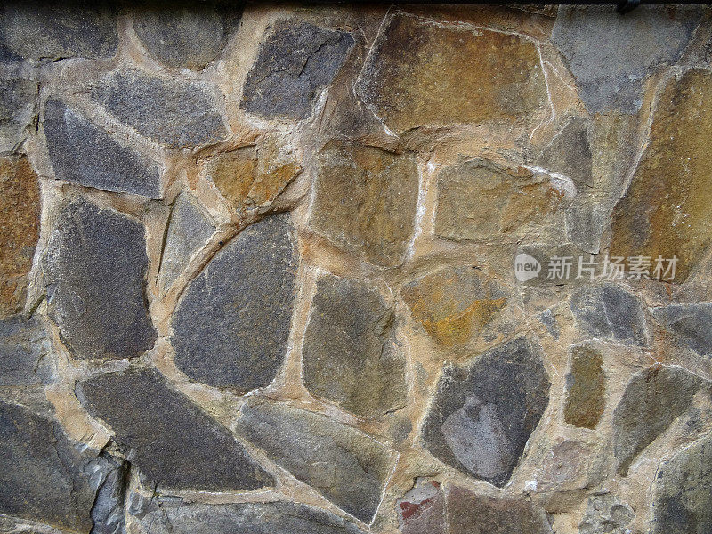 不规则的石墙，灰色的岩石/砂岩，疯狂的铺装